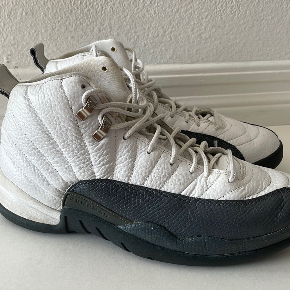NIKE Air Jordan Retro 12 12s Men’s 10.5 white and grey EUC